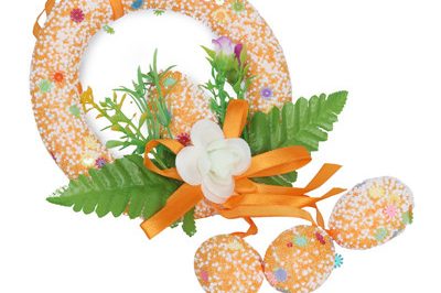 Diy hand-painted foam easter egg wreath (5)