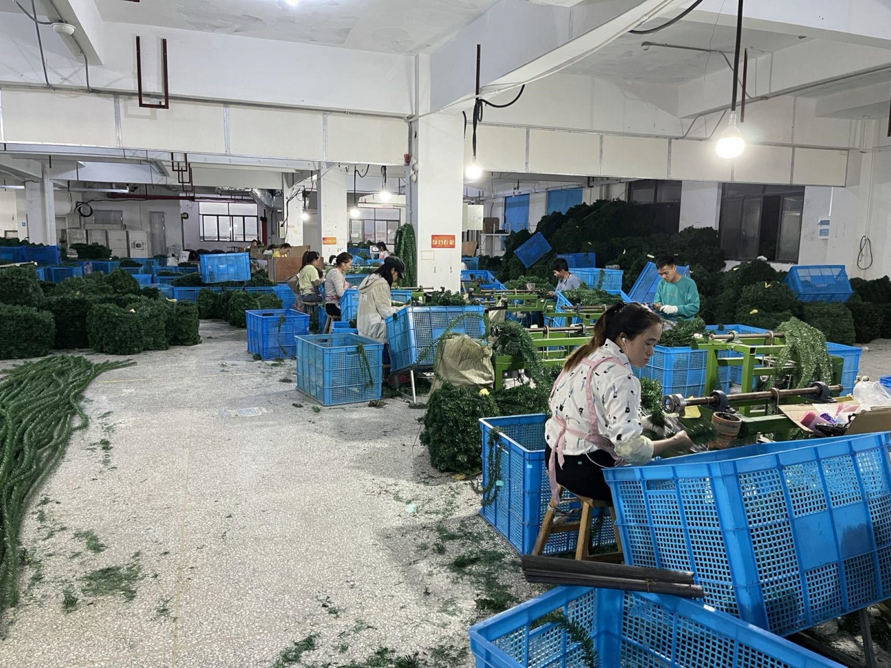 Artificial Garland Production And Hand Assembly