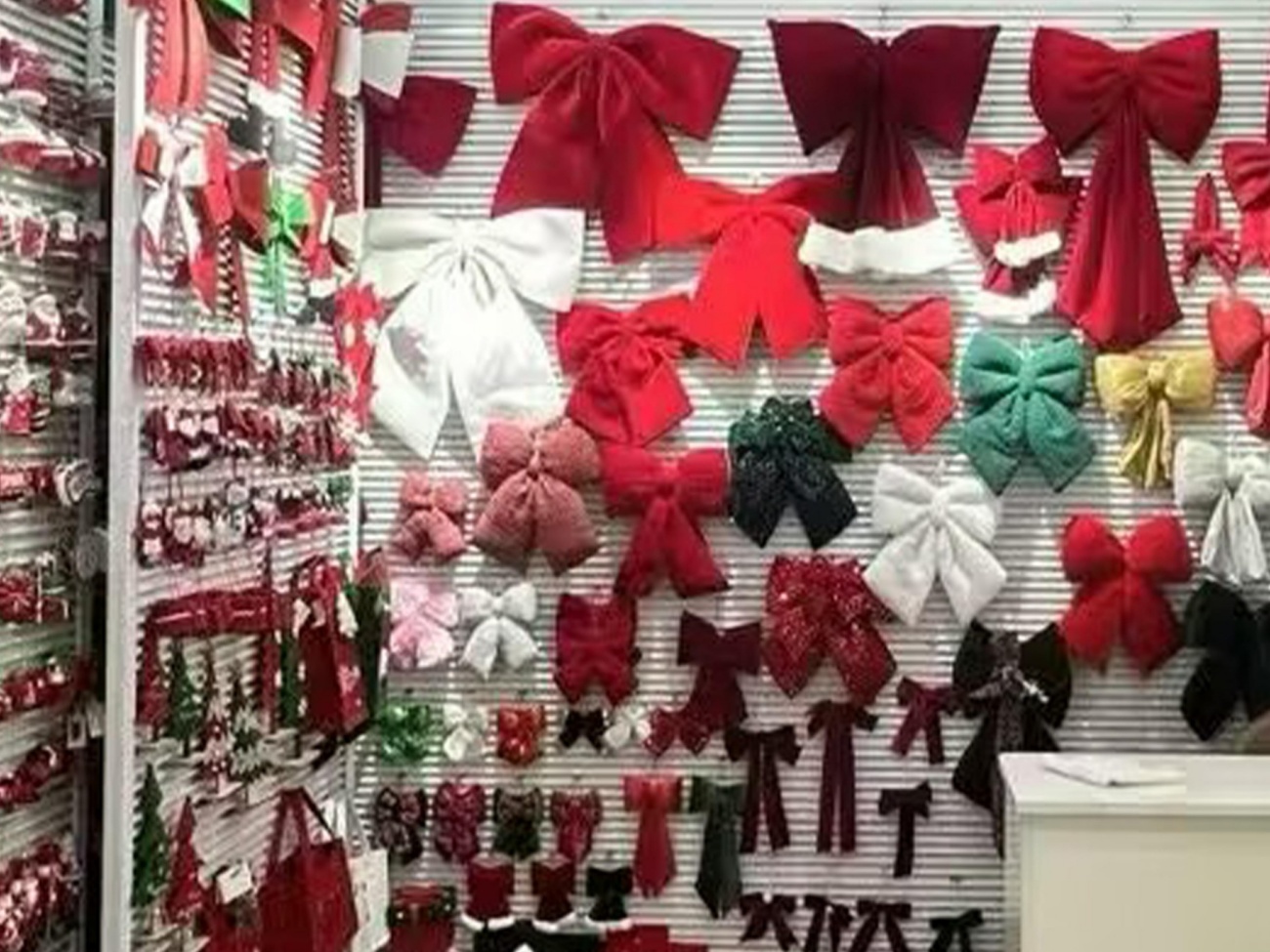 Christmas Bow And Hanging Ornament Showroom