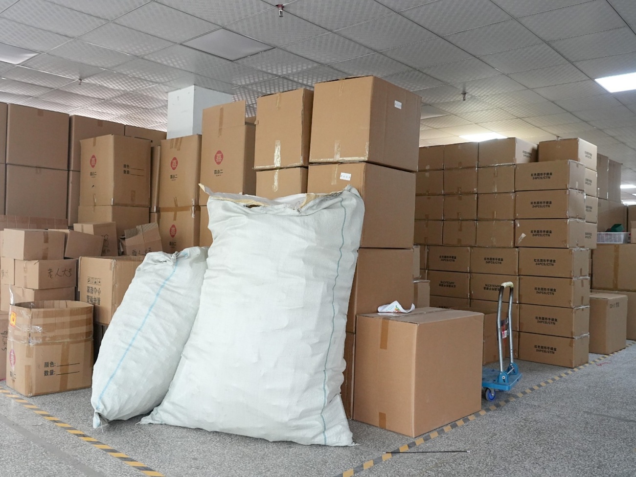Export Carton Storage For Seasonal Decoration Orders