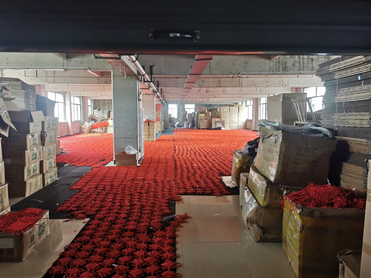 Red Decorative Mesh Material Storage Area